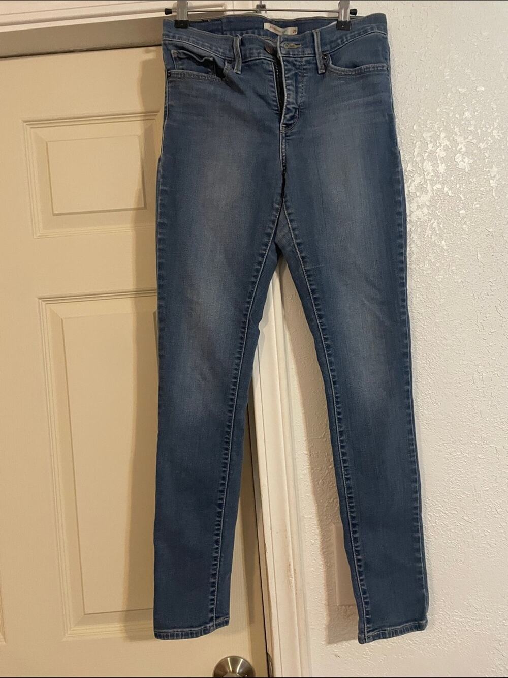 Levi's 311 Shaping Skinny Jeans in Medium Blue Wash 28 by 30